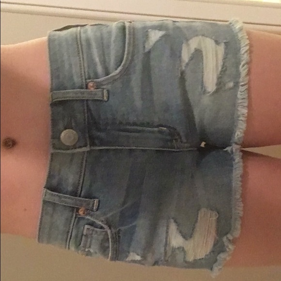 American Eagle DENIM MINI SHORT. Size 2 US. - Picture 1 of 3